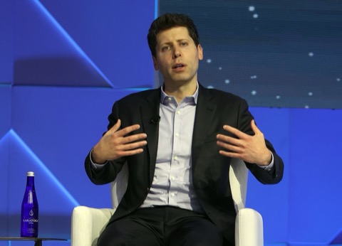 Sam Altman estime que la compétition mondiale pour les talents en IA repose sur le pari qu’« une poignée de personnes » fera progresser la superintelligence