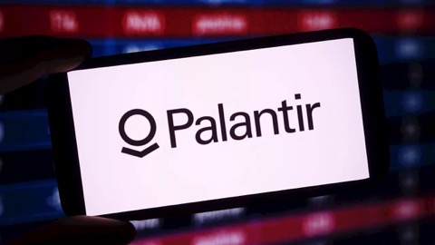 La hausse fulgurante de 2 500 % de Palantir pousse les optimistes à justifier sa valorisation